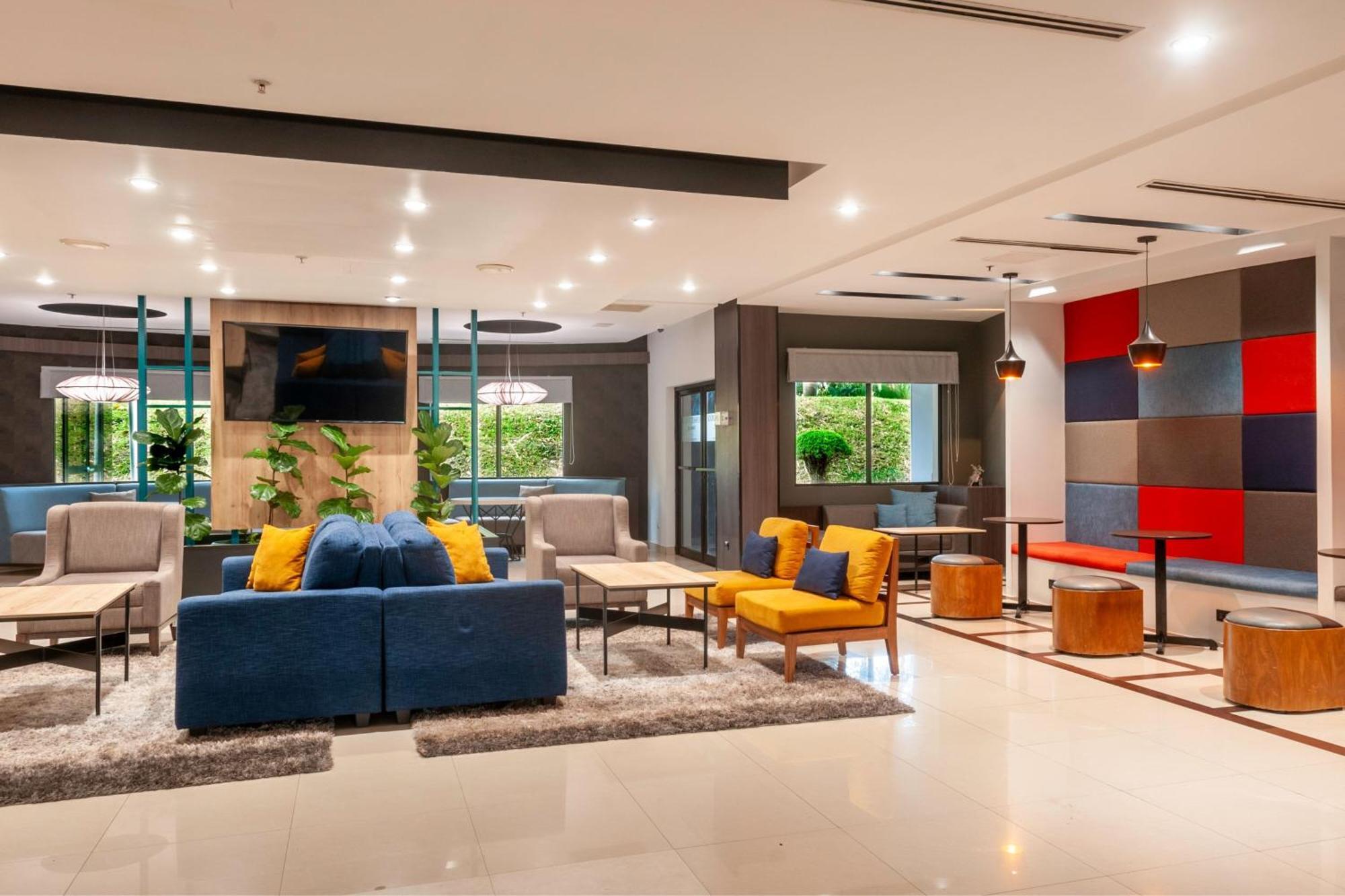 Courtyard By Marriott San Salvador Hotel Exterior photo