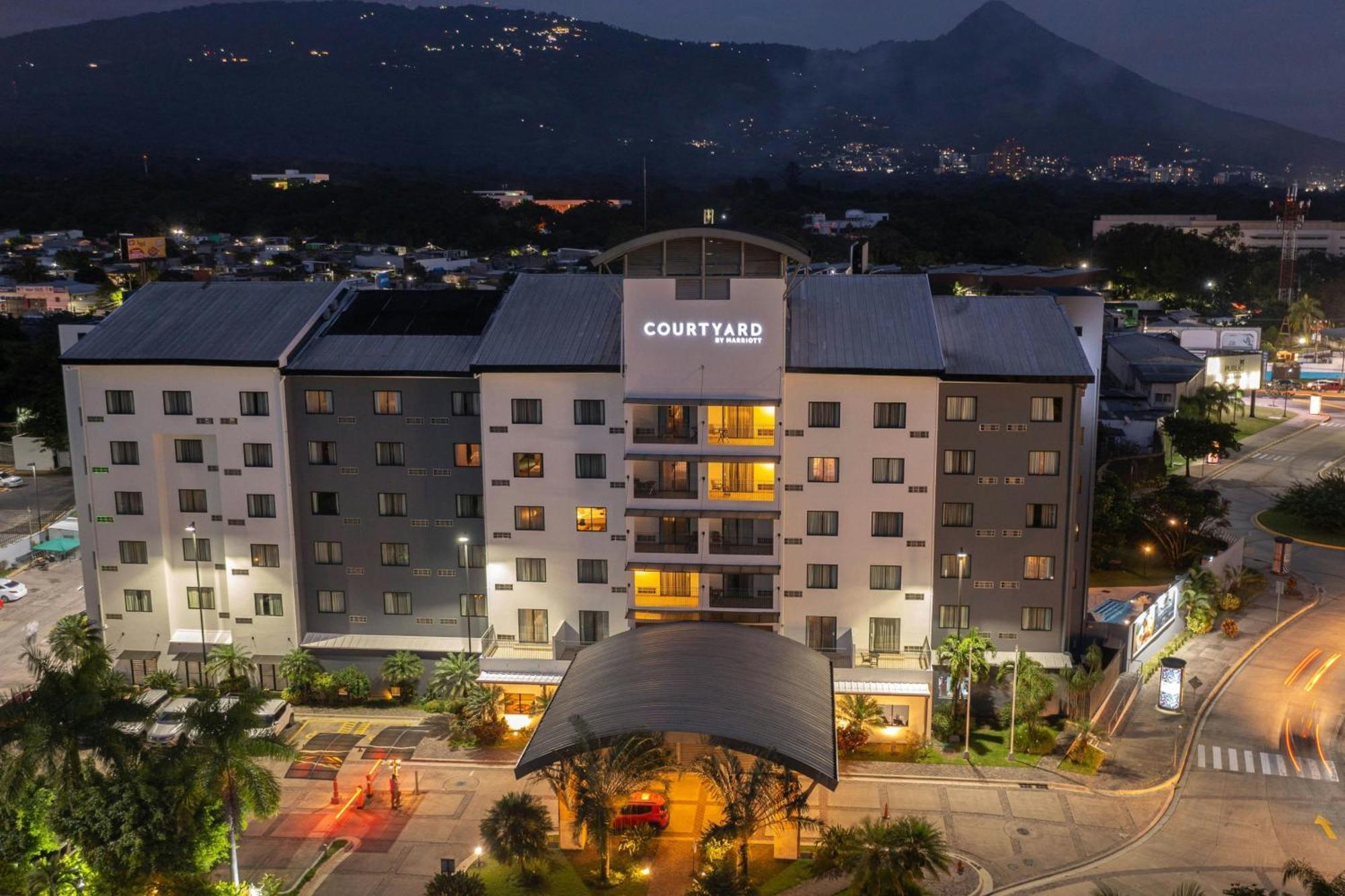Courtyard By Marriott San Salvador Hotel Exterior photo