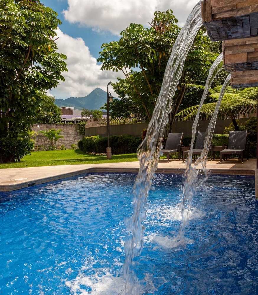 Courtyard By Marriott San Salvador Hotel Exterior photo