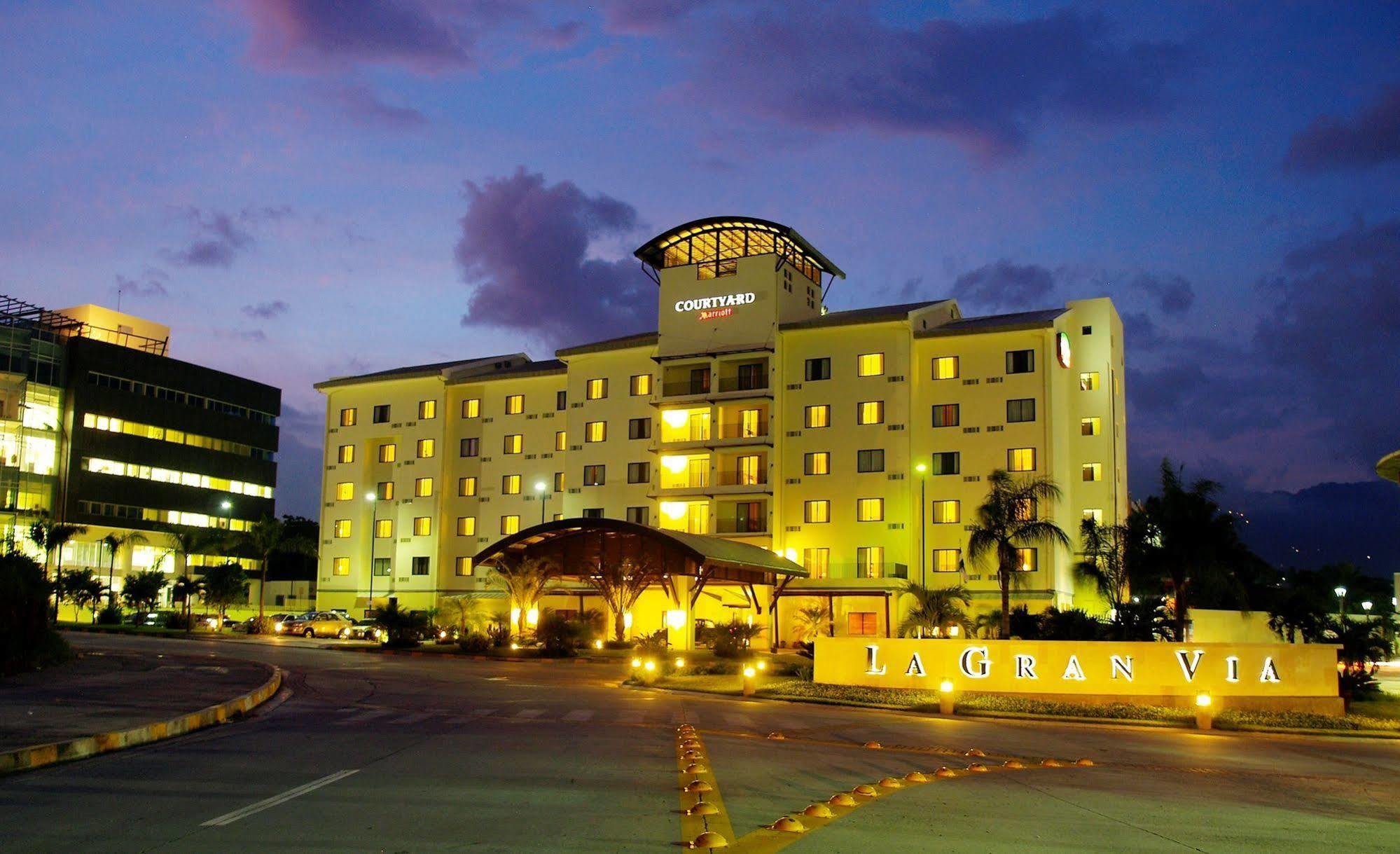 Courtyard By Marriott San Salvador Hotel Exterior photo